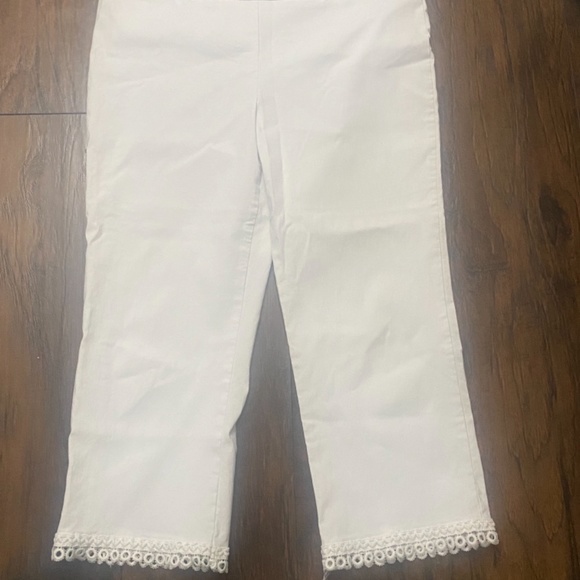 Counterparts Capris Stretch Pants - Picture 2 of 4